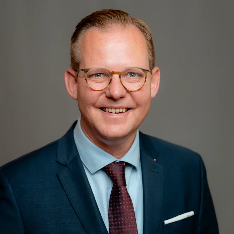 Dr. Felix Adamczuk